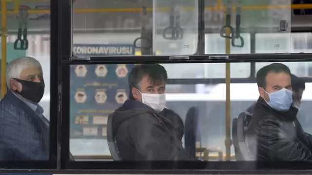 OMS neg&oacute; que las mascarillas sean &quot;la soluci&oacute;n milagro&quot; para frenar la pandemia de coronavirus. Foto: AFP