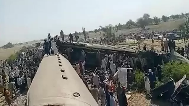 Pakistán: Choque de dos trenes deja 40 muertos y decenas de heridos
