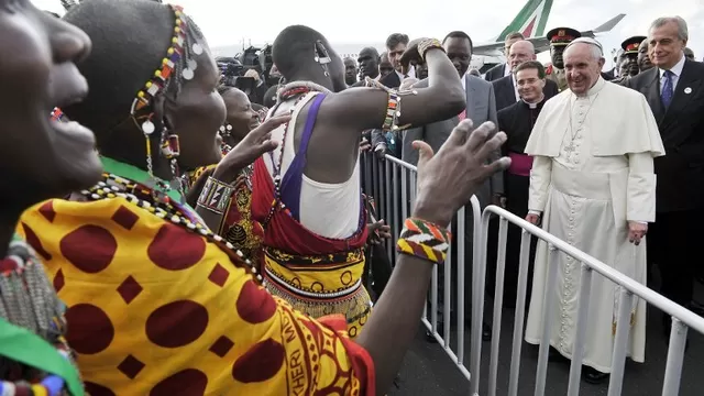 Avión del papa Francisco aterrizó en Nairobi, capital de Kenia. Foto: AFP