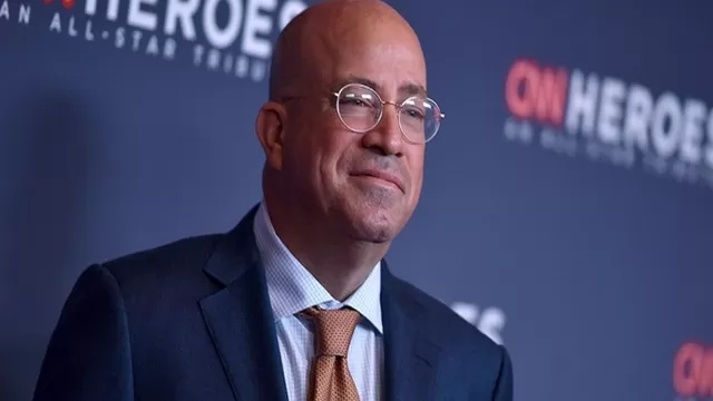 Presidente de CNN renuncia tras revelarse relación con una colega