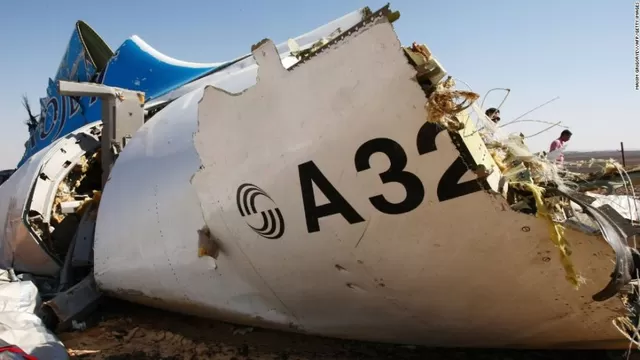 Rusia admite posible "acto terrorista" en caída de avión en Egipto