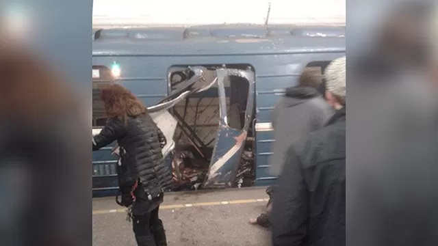 Explosi&oacute;n en el metro de San Petersburgo. Foto: Twitter @mynameisphiIipp