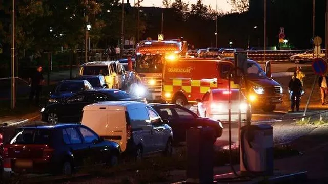 Explosión de un auto en Malmo, Suecia. Foto: Infobae