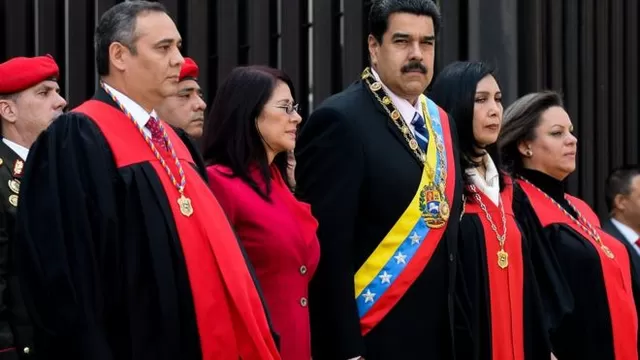 Presidente de Venezuela, Nicolás Maduro y miembros del TSJ. Foto: AFP