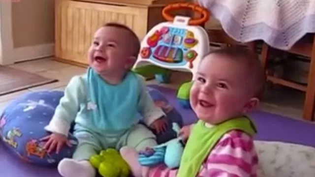 La adorable reacción de los bebés al ver a sus papás