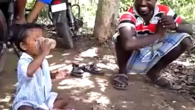 Difunden video de niño de 4 años 'forzado a beber cerveza' 