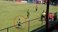 YouTube: Futbolista se golpeó para simular una pedrada en la cabeza durante partido, pero todo acabó mal