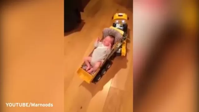 YouTube: papá inventa una ingeniosa manera de hacer dormir a su bebé