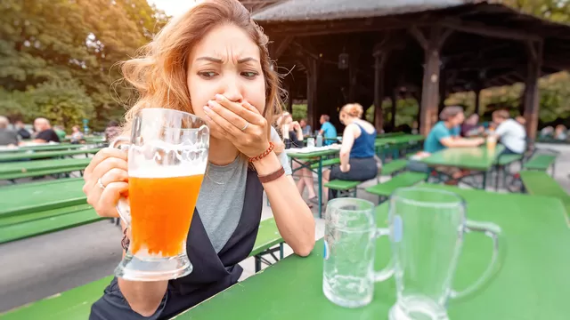 ¿Por qué la cerveza puede hinchar el estómago?