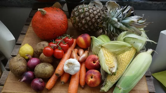 Diferencia entre frutas y verduras (Foto: Imagen de Isabella Dornbrach en Pixabay)
