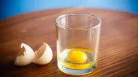 Mal de ojo: ¿Cómo leer una limpia de huevo en un vaso de agua?