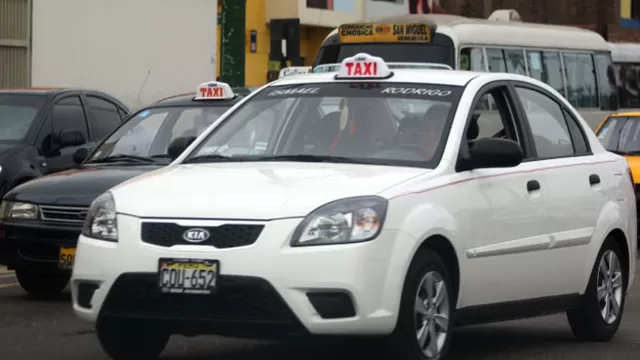 Movilizarse en taxi es mucho más barato que tener auto en Lima (Foto: Andina)