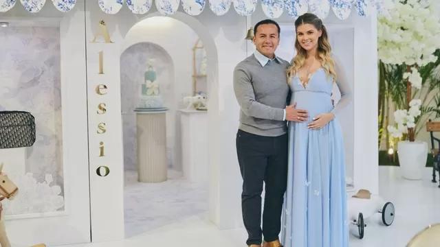 Brunella Horna y Richard Acuña en su baby shower.