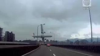 Impactantes imágenes muestran el momento de la caída de un avión