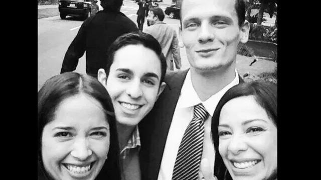 	La familia Gonzales Pachas se tomó selfie con trabajador de la Embajada
