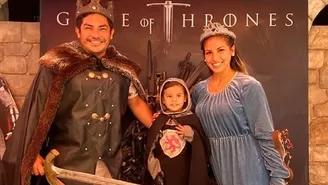 	Game of Thrones: Erick Elera y su familia protagonizaron divertidas fotos.