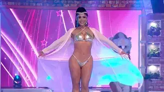 	Leysi Suárez fue comparada con Cleopatra en desfile en bikini.