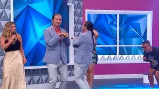 Roger del Águila estalla de risas al ver a Reinaldo Dos Santos con El baile del chivito.