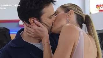 Macarena besó apasionadamente a Pepe Lucho