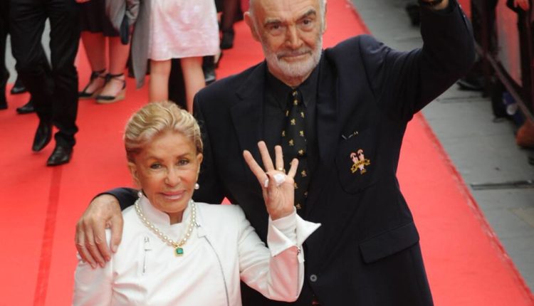 rs_1024x759-201101133427-1024-Sean-Connery-Micheline-Roquebrune-mp