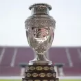 ¡Imponente! El trofeo de la Copa América llegó al Perú