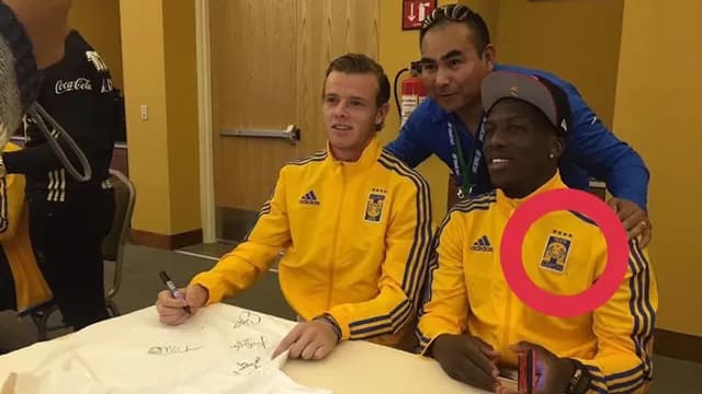 Advíncula fichó por tres años por Tigres.-foto-2