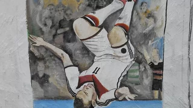 El golazo de tiro libre de Davi Luiz ante Colombia-foto-4