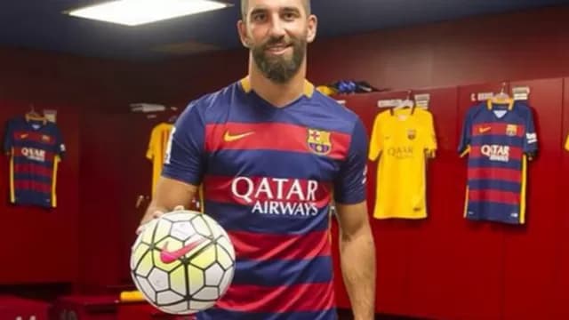 Barcelona: ¿qué número eligió Arda Turan al ser presentado oficialmente?-foto-1