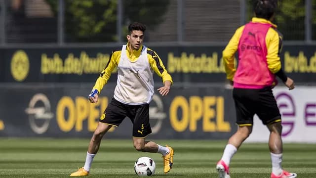 El español fue el único jugador que resultó herido en el bus del Dortmund.-foto-1