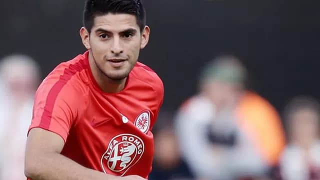 Carlos Zambrano, defensa del Frankfurt de Alemania.-foto-1