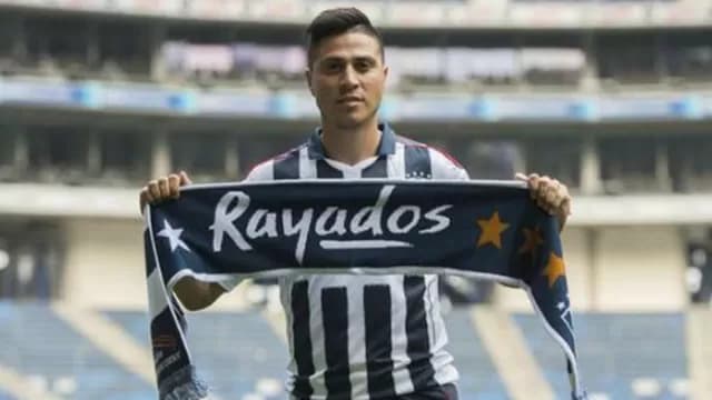 El jugador de Monterrey se quejó vía Twitter. -foto-1