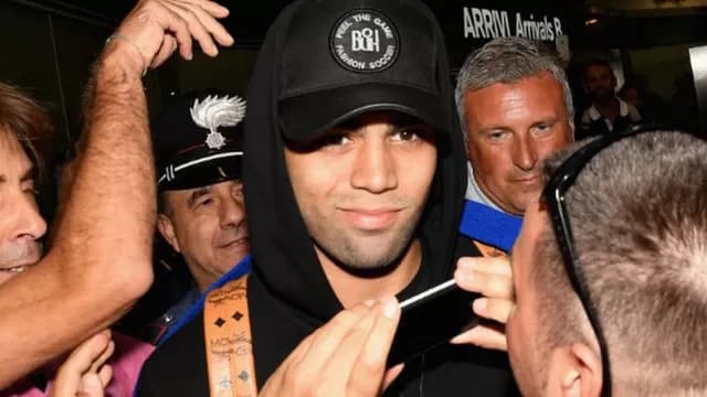 'Gabigol' llegó a Milán y causó alboroto entre los hinchas del Inter-foto-2