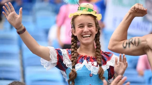 Los hinchas de Uruguay e Italia calientan la previa del decisivo encuentro-foto-4