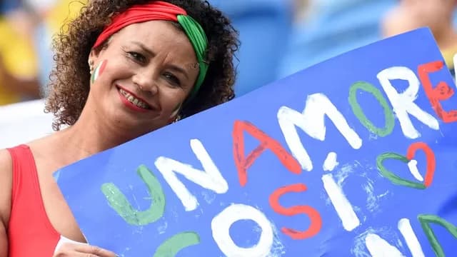 Los hinchas de Uruguay e Italia calientan la previa del decisivo encuentro-foto-16