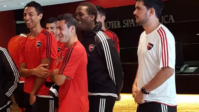 Luis Advíncula: así fue su primer entrenamiento con Newell’s Old Boys-foto-1