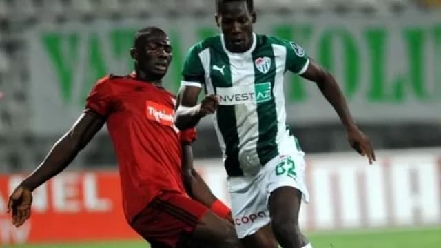 Advíncula es titular en el Bursaspor.-foto-1