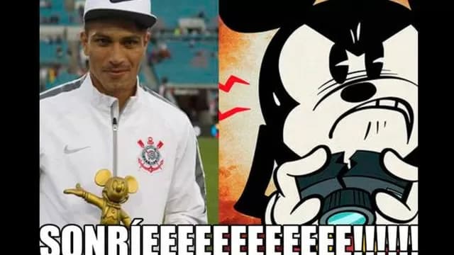 Paolo Guerrero recibió trofeo de Mickey Mouse y estos son los memes-foto-6