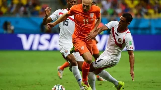 Vea las mejores imágenes del vibrante encuentro entre Holanda y Costa Rica-foto-1