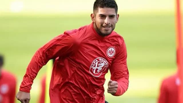 Carlos Zambrano, defensa del Frankfurt de Alemania.-foto-1
