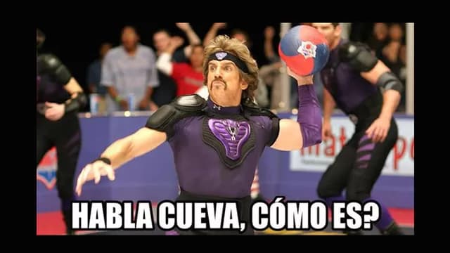 Cueva le dio un pelotazo a Valdivia. (Foto: AFP)-foto-2