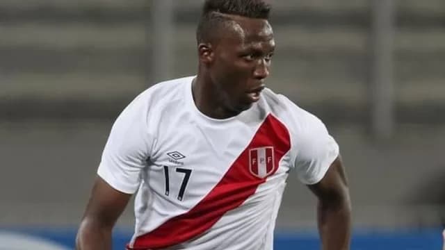 Luis Advíncula y el tierno saludo de Navidad en su cuenta de Twitter-foto-1