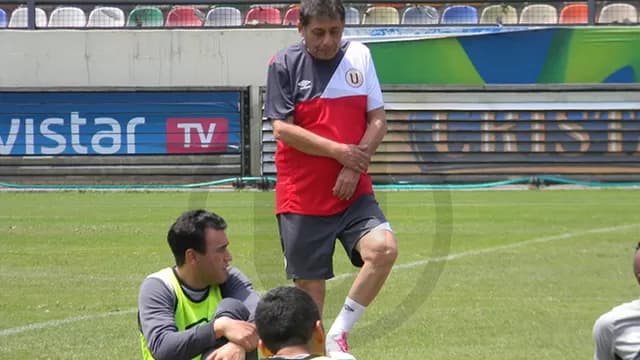 Universitario emitió un comunicado sobre la renuncia de Roberto Chale-foto-2