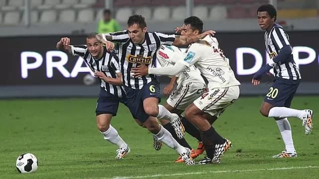 Universitario: hinchas se burlan de Alianza Lima con memes por Halloween-foto-1