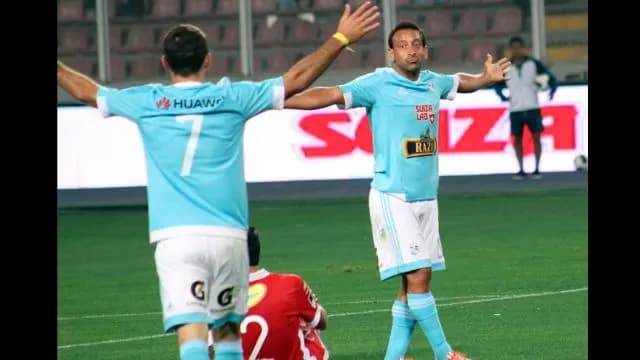 Sporting Cristal igualó ante LDU de Quito en la Noche de la Raza Celeste-foto-1