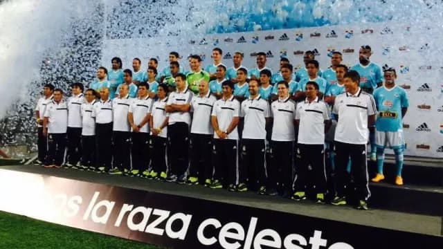 Sporting Cristal igualó ante LDU de Quito en la Noche de la Raza Celeste-foto-2