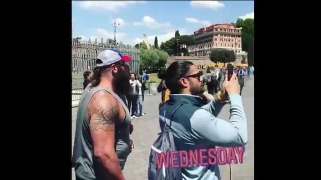 WWE inició gira por Europa: Braun Strowman se reencontró con Roman Reigns-foto-2