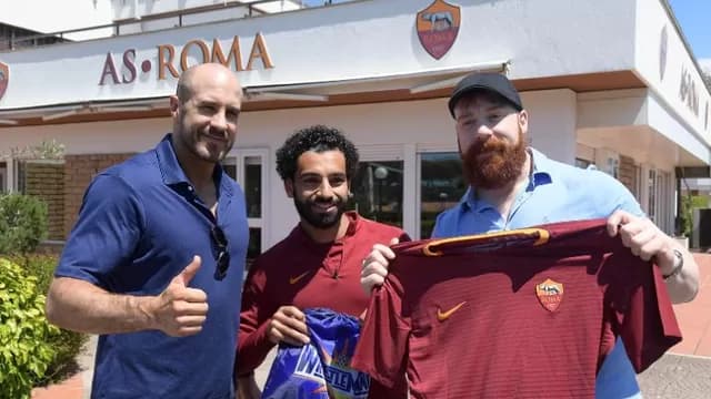 WWE inició gira por Europa: Braun Strowman se reencontró con Roman Reigns-foto-4