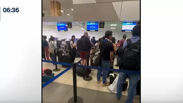 Aeropuerto Jorge Chávez: Pasajeros denuncian demoras en ingreso de vuelos