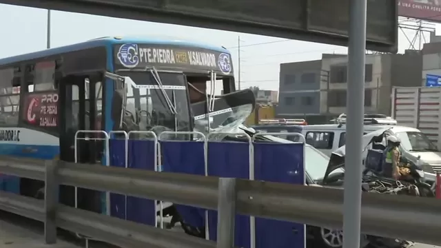 El Agustino: Triple choque en la Vía Evitamiento deja ocho heridos y un fallecido