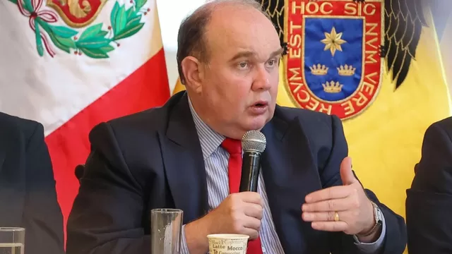 Alcalde de Lima saludó el cambio de Carlos Oliva en el Consejo Fiscal